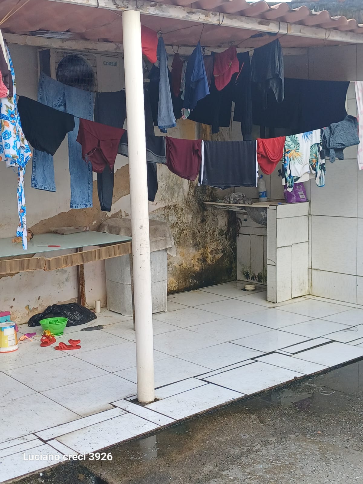 VENDO CASA NA SANTA LÚCIA A 100MTS DA PISTA PRINCIPAL