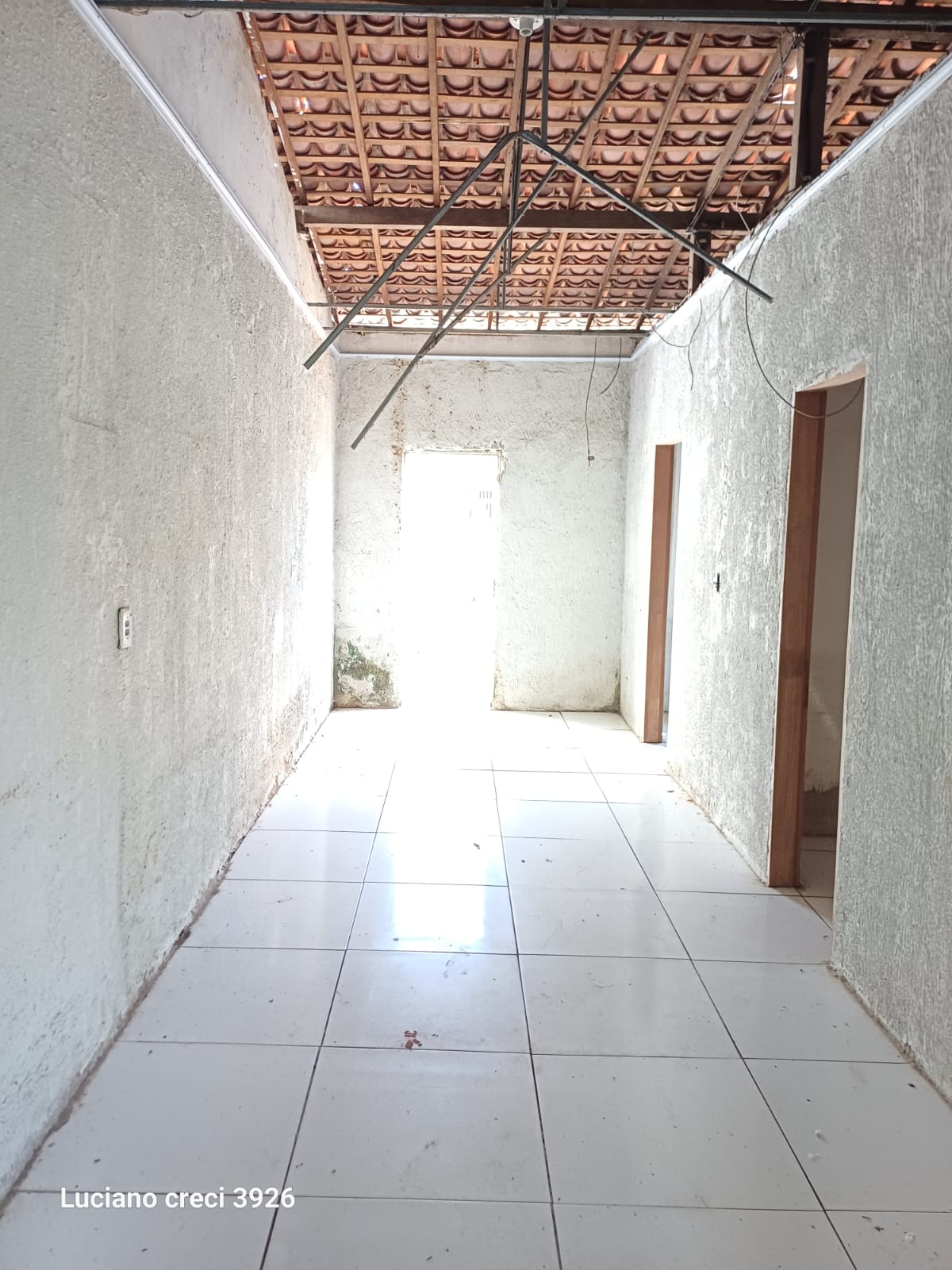 *VENDO CASA NA SANTA LÚCIA EM FRENTE A PIZZARIA BORDA DE OURO*