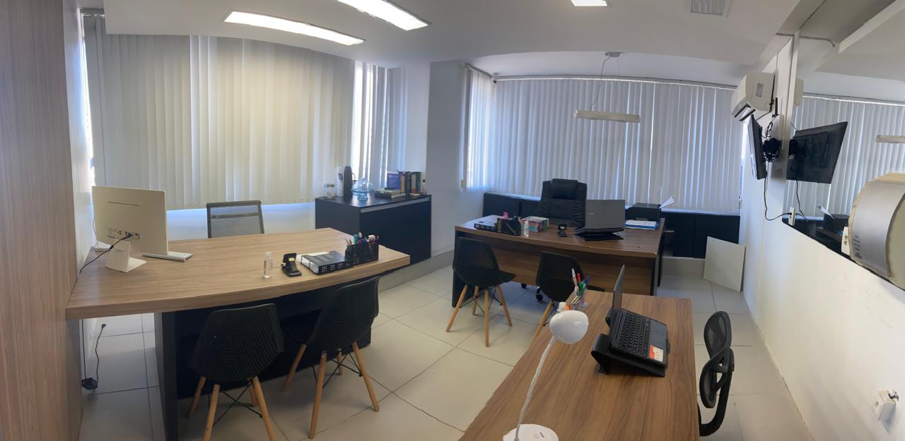 *VENDO SALA COM 41 MT²  NO EMPRESARIAL RUI PALMEIRAS  FAROL. PRÉDIO DE ESQUINA. AV.  FERNANDES LIMA.*