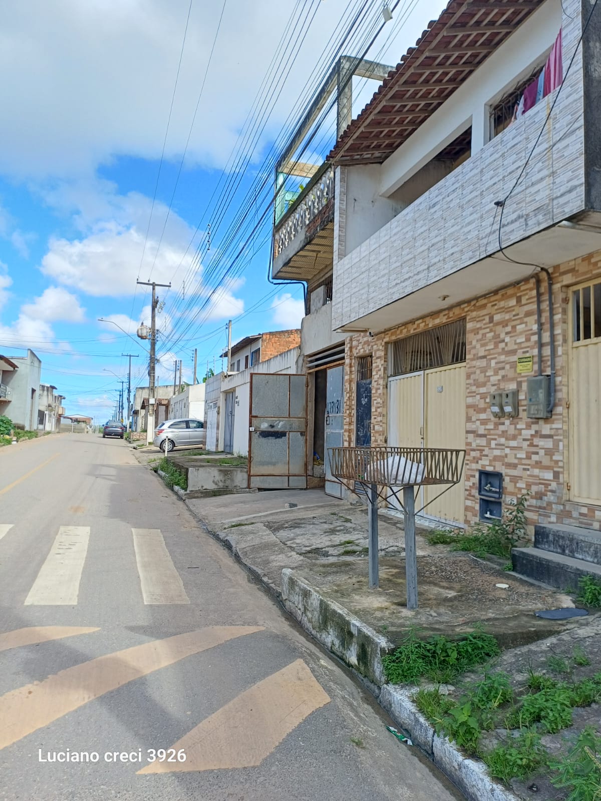 *VENDO IMOVEL NA SANTA LÚCIA, CASA COM PISCINA NO 1⁰ ANDAR. SAO 5 CASAS E UM TERCEIRO PISO 10X30.*