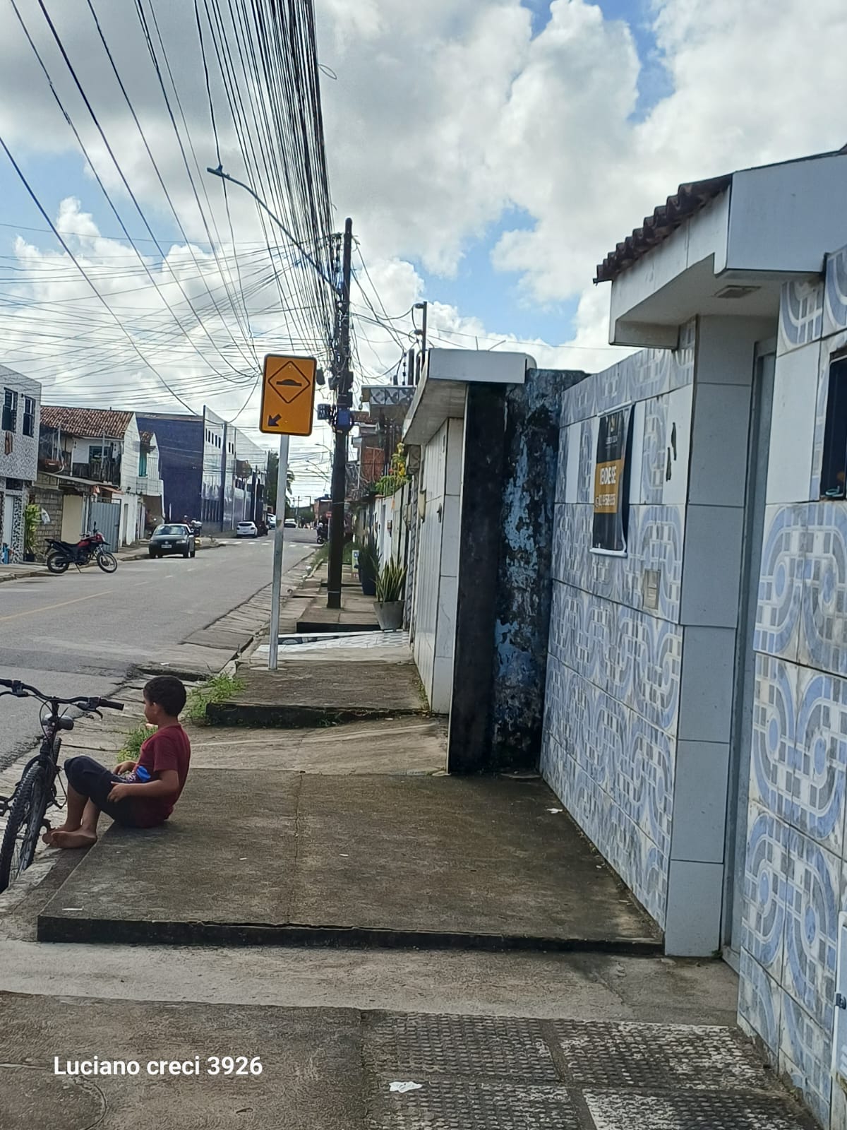 VENDO CASA NA SANTA LÚCIA A 100MTS DA PISTA PRINCIPAL