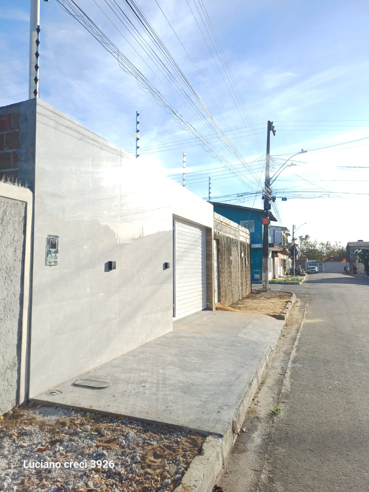 VENDO ENCANTADORA CASA NOVA NA SANTA LÚCIA.