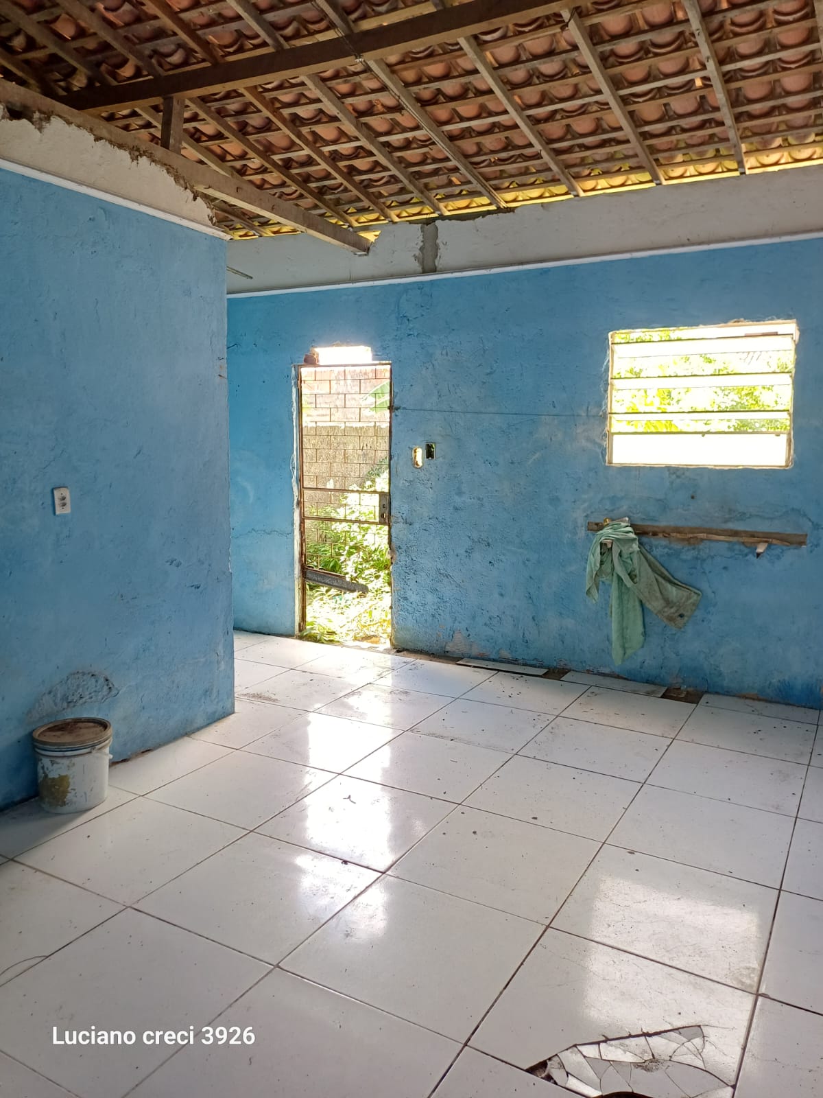*VENDO CASA NA SANTA LÚCIA EM FRENTE A PIZZARIA BORDA DE OURO*