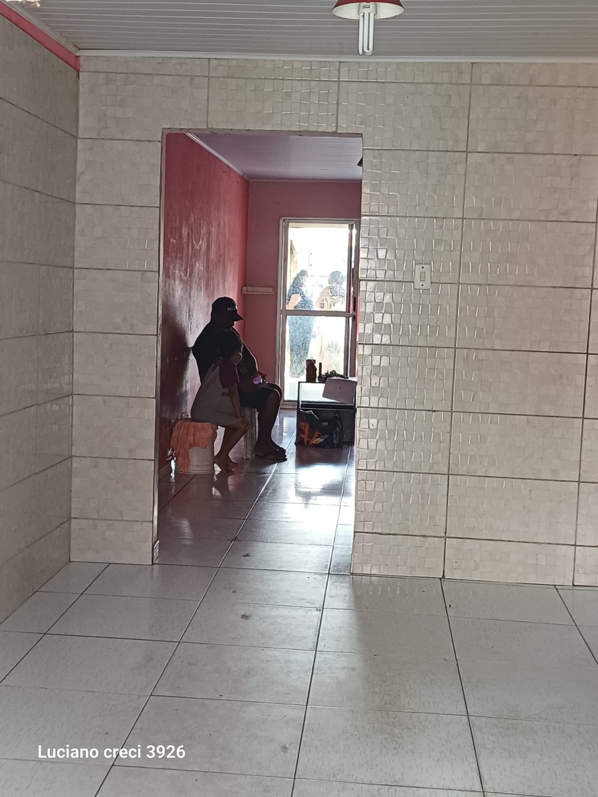 VENDO CASA NA SANTA LÚCIA A 100MTS DA PISTA PRINCIPAL