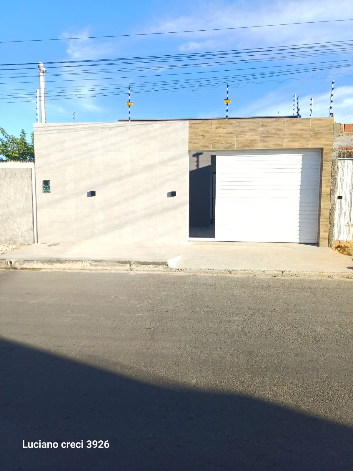VENDO ENCANTADORA CASA NOVA NA SANTA LÚCIA.