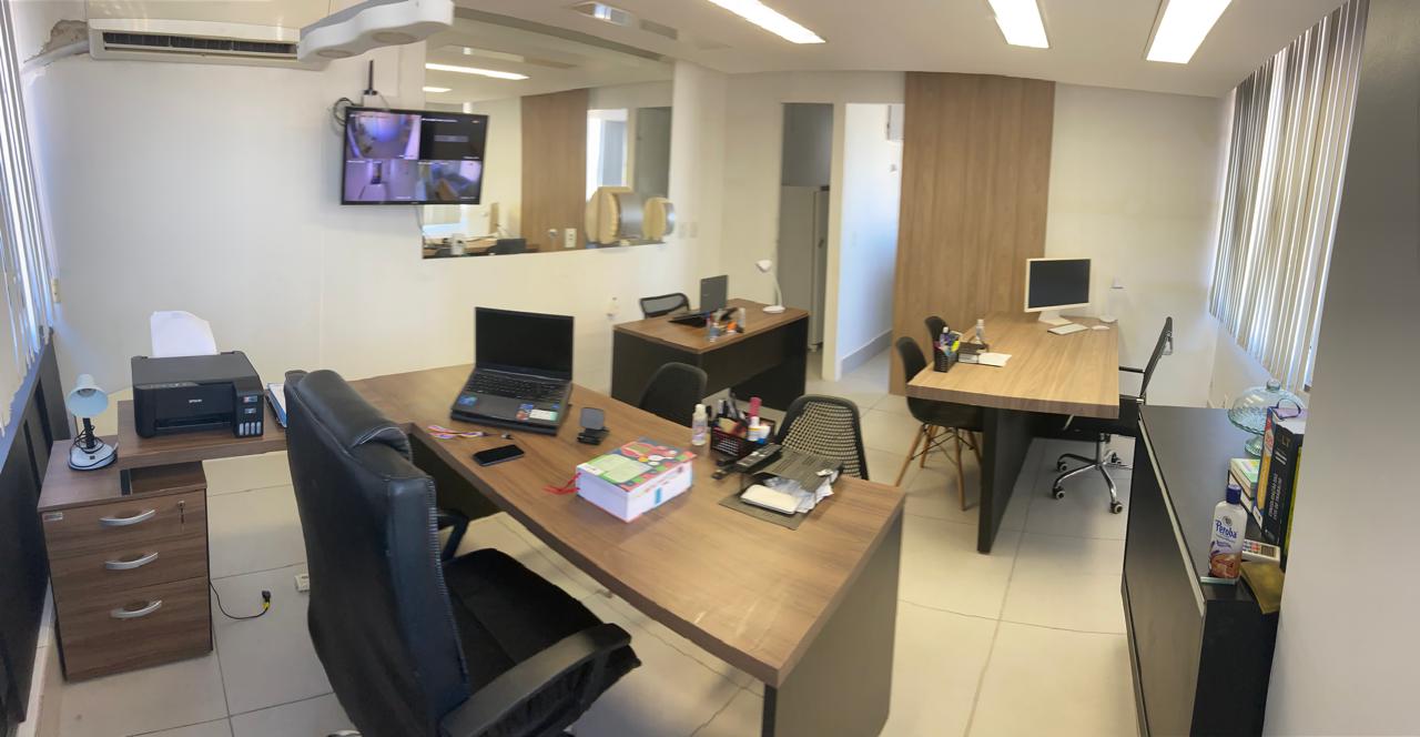 *VENDO SALA COM 41 MT²  NO EMPRESARIAL RUI PALMEIRAS  FAROL. PRÉDIO DE ESQUINA. AV.  FERNANDES LIMA.*