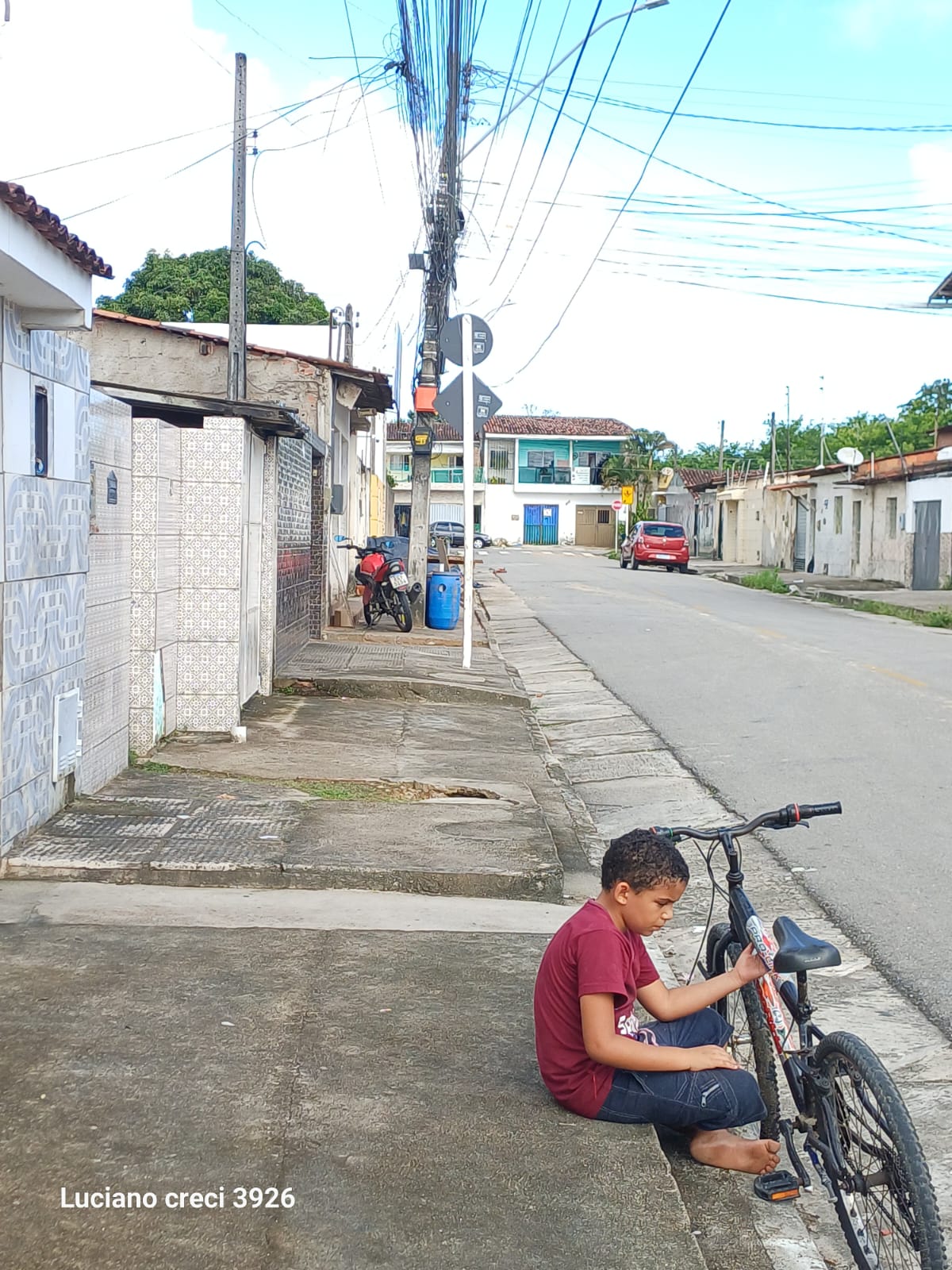 VENDO CASA NA SANTA LÚCIA A 100MTS DA PISTA PRINCIPAL