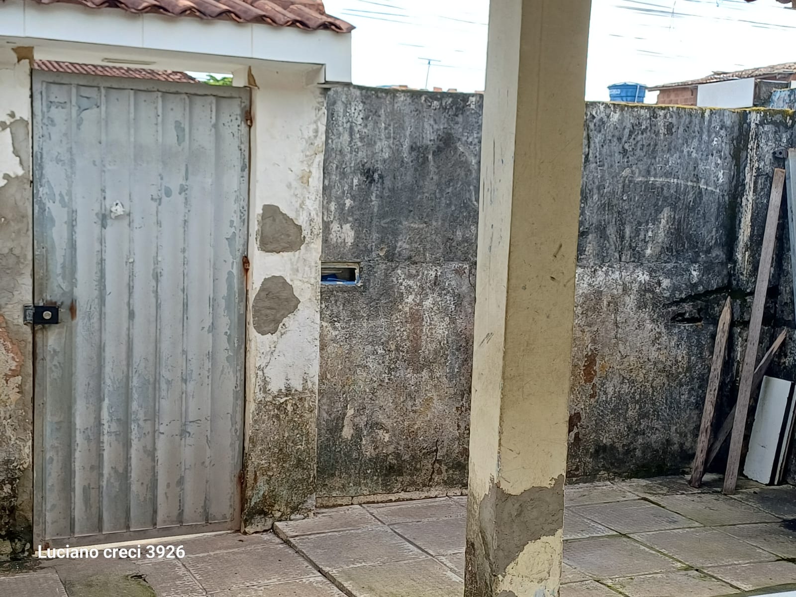 VENDO CASA NA SANTA LÚCIA A 100MTS DA PISTA PRINCIPAL