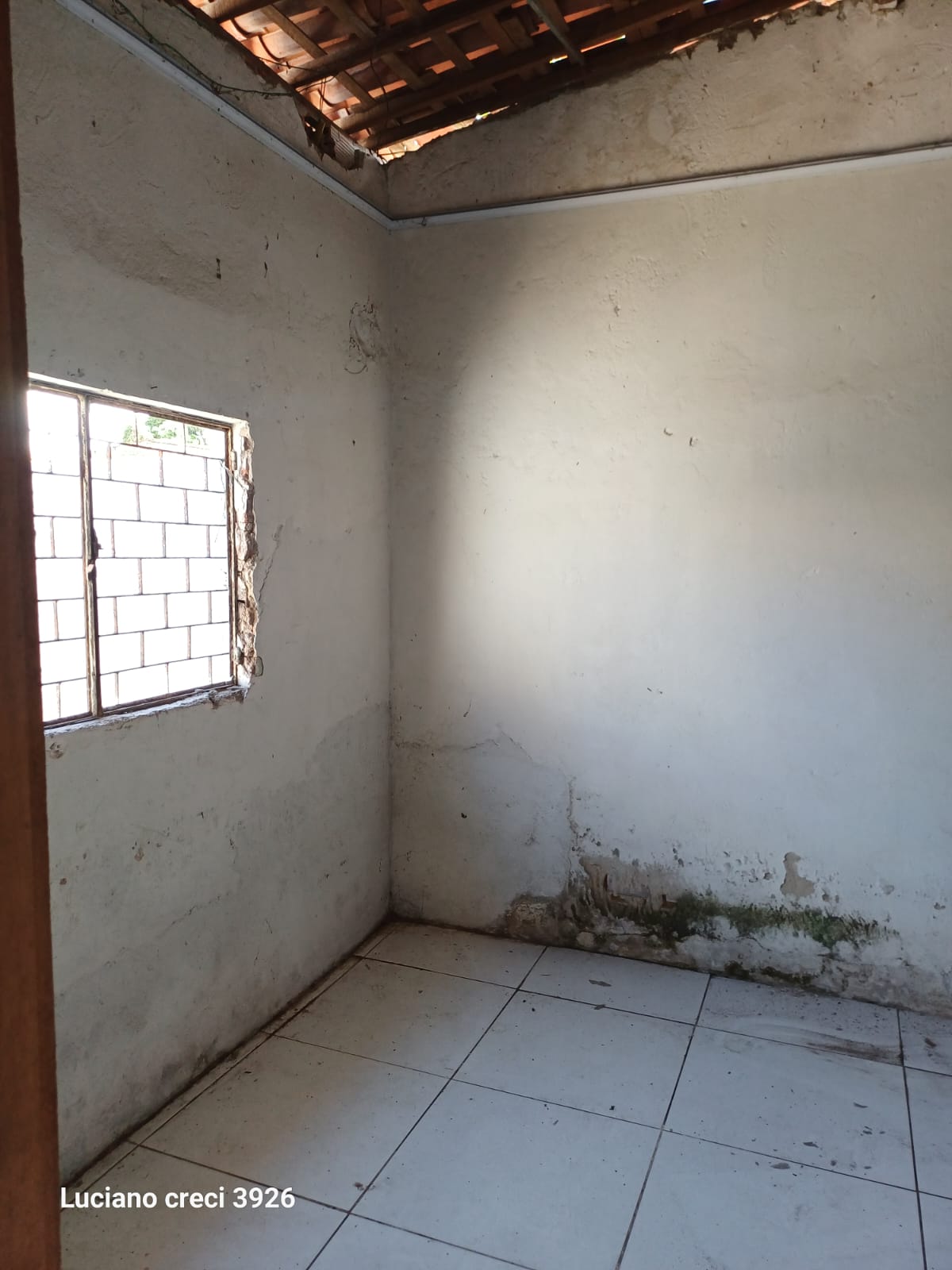 *VENDO CASA NA SANTA LÚCIA EM FRENTE A PIZZARIA BORDA DE OURO*