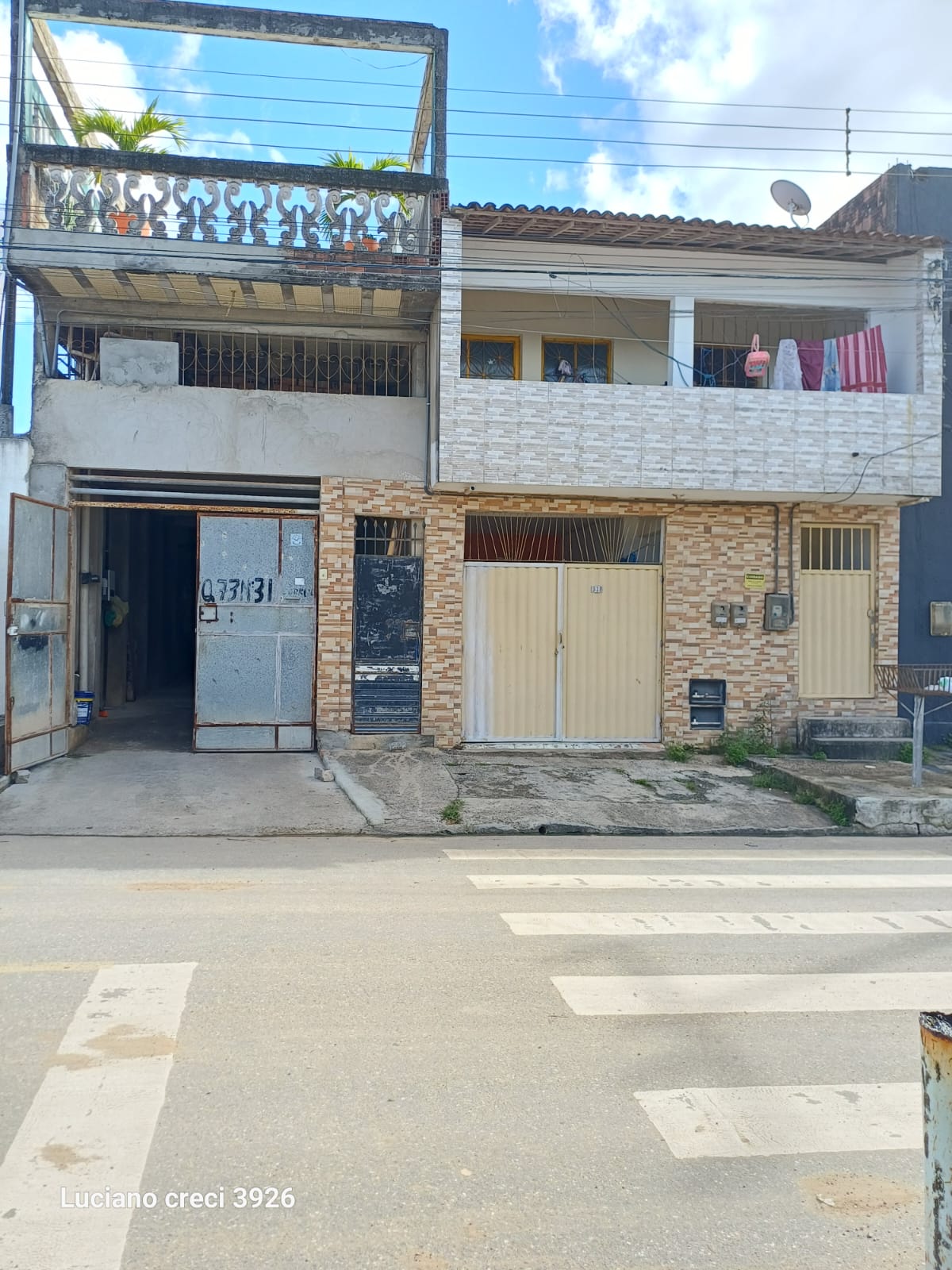 *VENDO IMOVEL NA SANTA LÚCIA, CASA COM PISCINA NO 1⁰ ANDAR. SAO 5 CASAS E UM TERCEIRO PISO 10X30.*