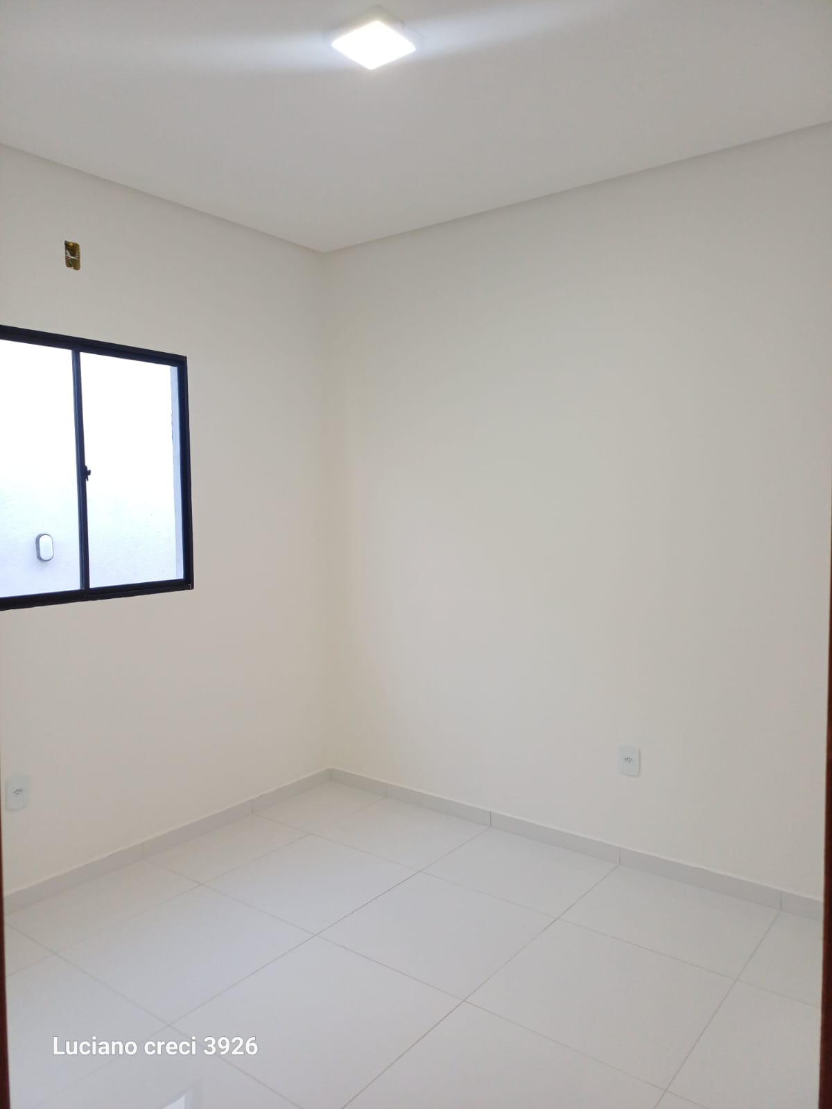 VENDO ENCANTADORA CASA NOVA NA SANTA LÚCIA.