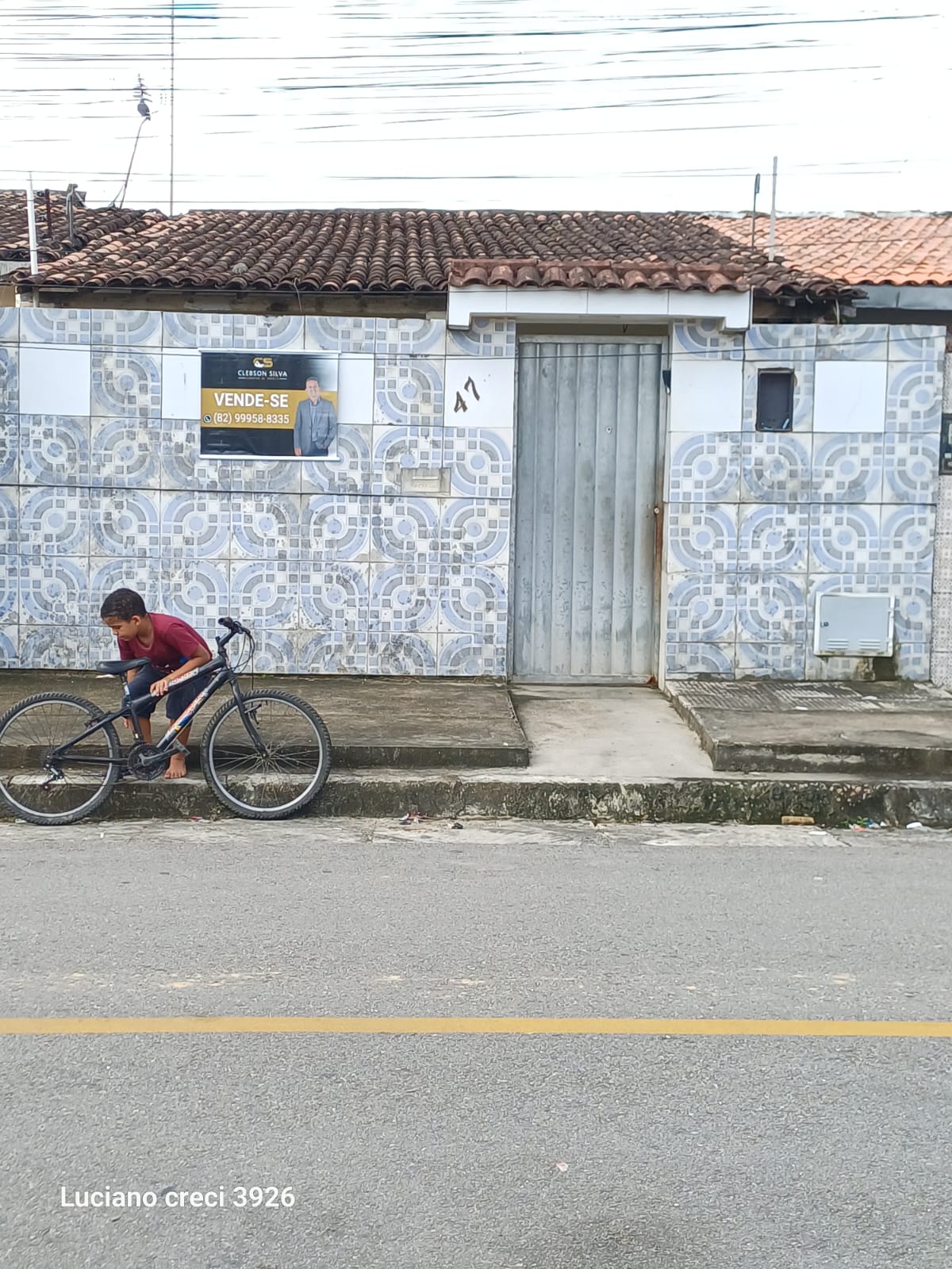 VENDO CASA NA SANTA LÚCIA A 100MTS DA PISTA PRINCIPAL