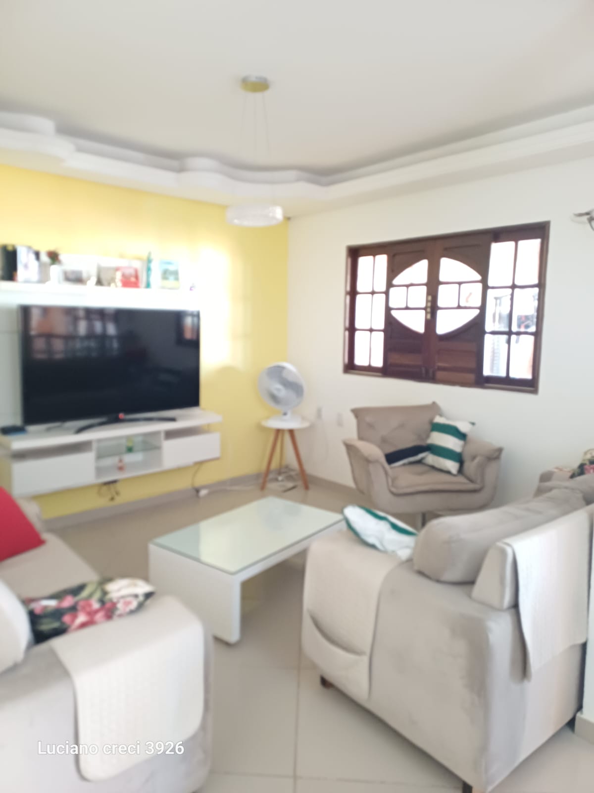 *VENDO IMOVEL NA SANTA LÚCIA, CASA COM PISCINA NO 1⁰ ANDAR. SAO 5 CASAS E UM TERCEIRO PISO 10X30.*