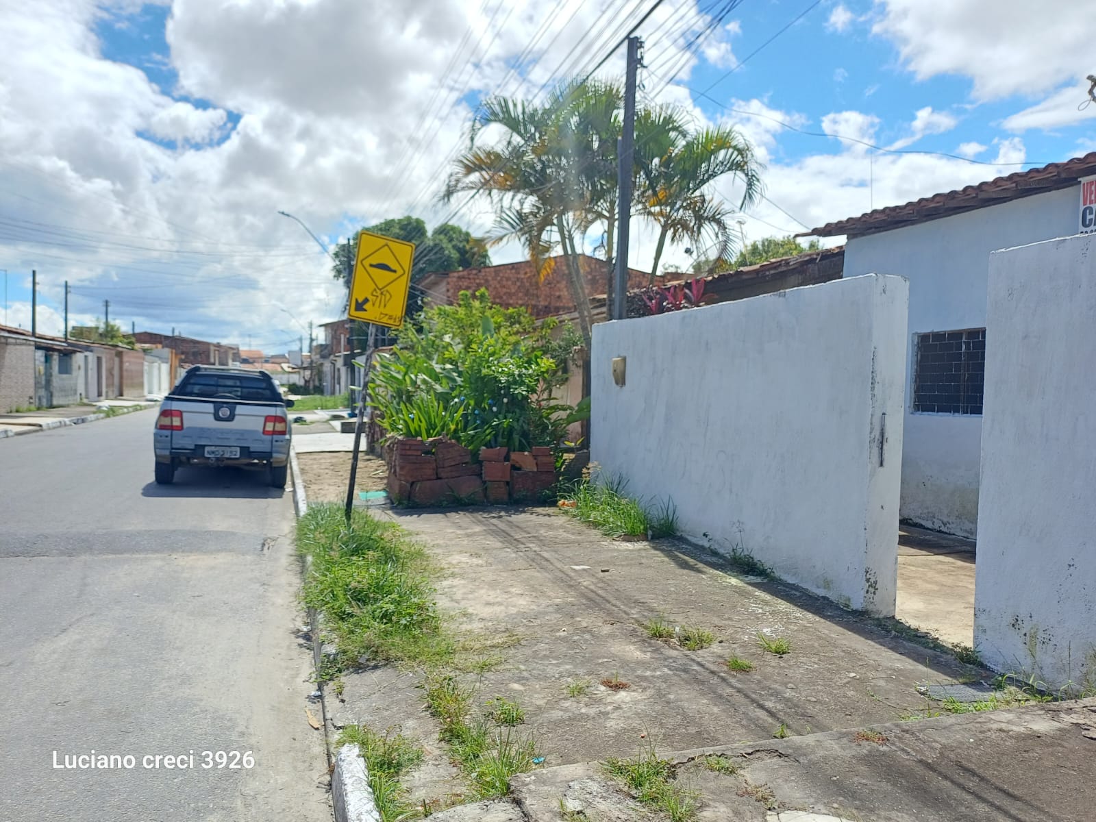 *VENDO CASA NA SANTA LÚCIA EM FRENTE A PIZZARIA BORDA DE OURO*