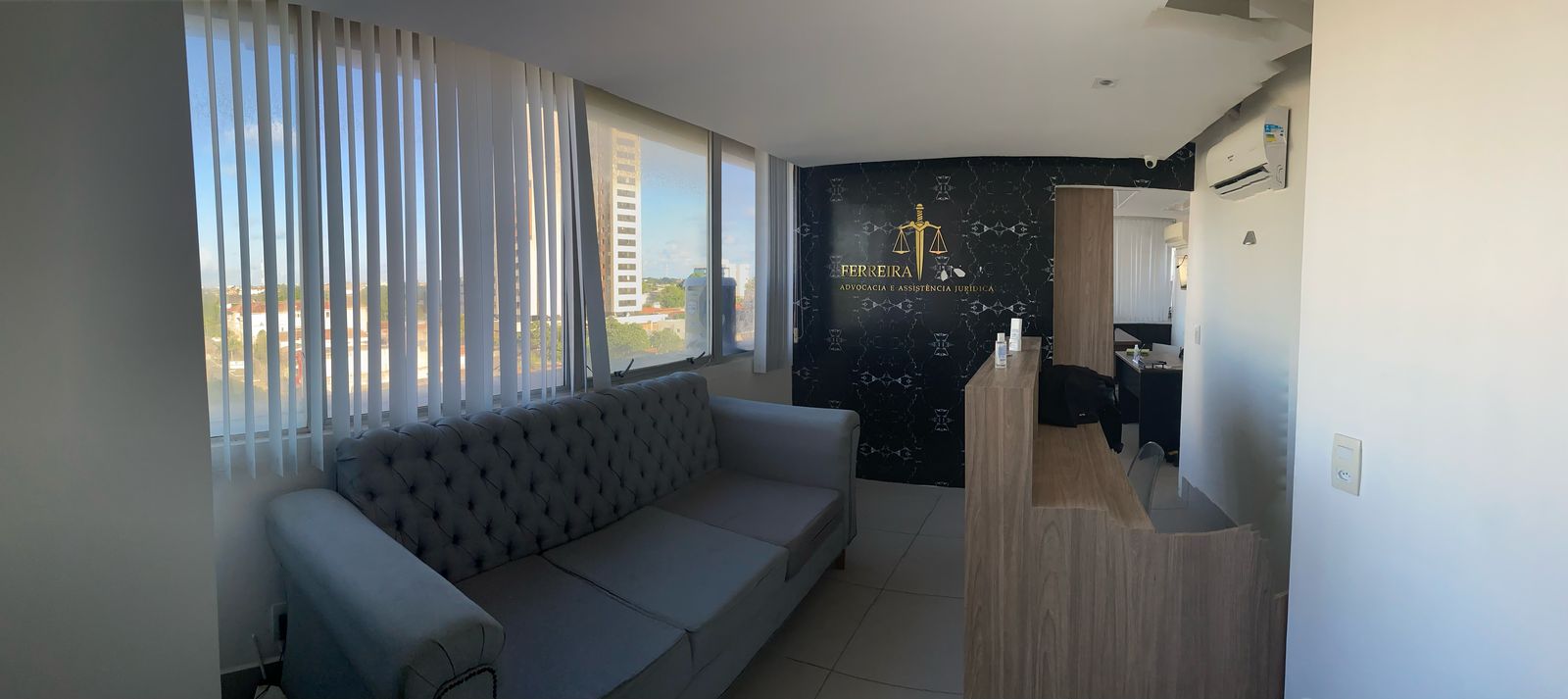 *VENDO SALA COM 41 MT²  NO EMPRESARIAL RUI PALMEIRAS  FAROL. PRÉDIO DE ESQUINA. AV.  FERNANDES LIMA.*