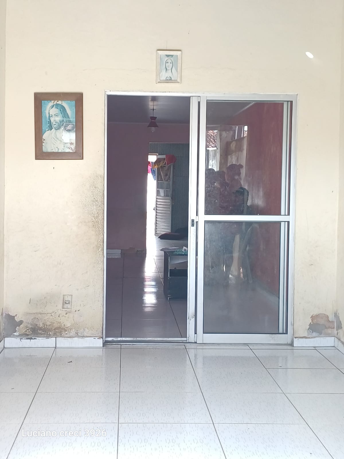 VENDO CASA NA SANTA LÚCIA A 100MTS DA PISTA PRINCIPAL