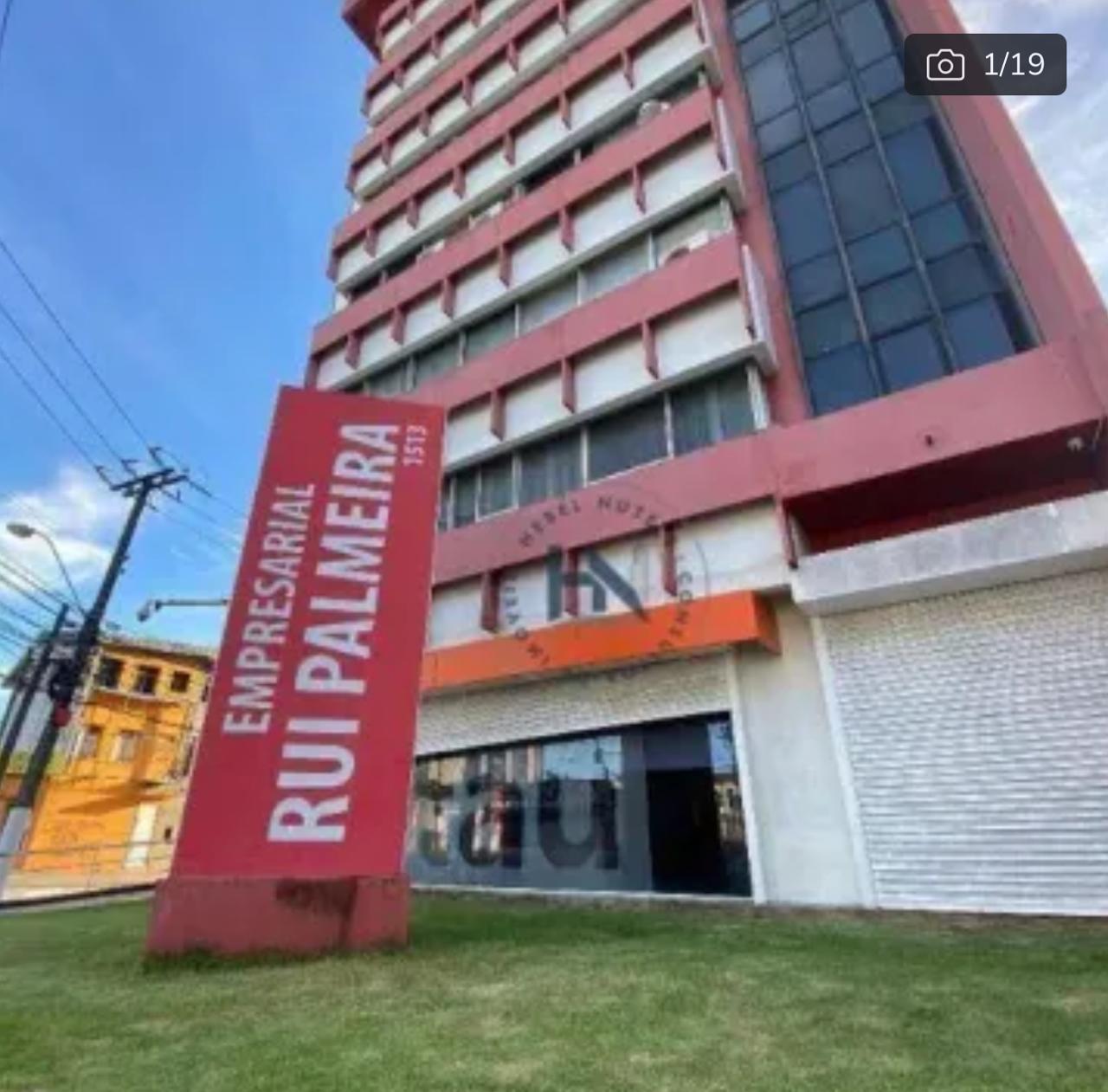 *VENDO SALA COM 41 MT²  NO EMPRESARIAL RUI PALMEIRAS  FAROL. PRÉDIO DE ESQUINA. AV.  FERNANDES LIMA.*