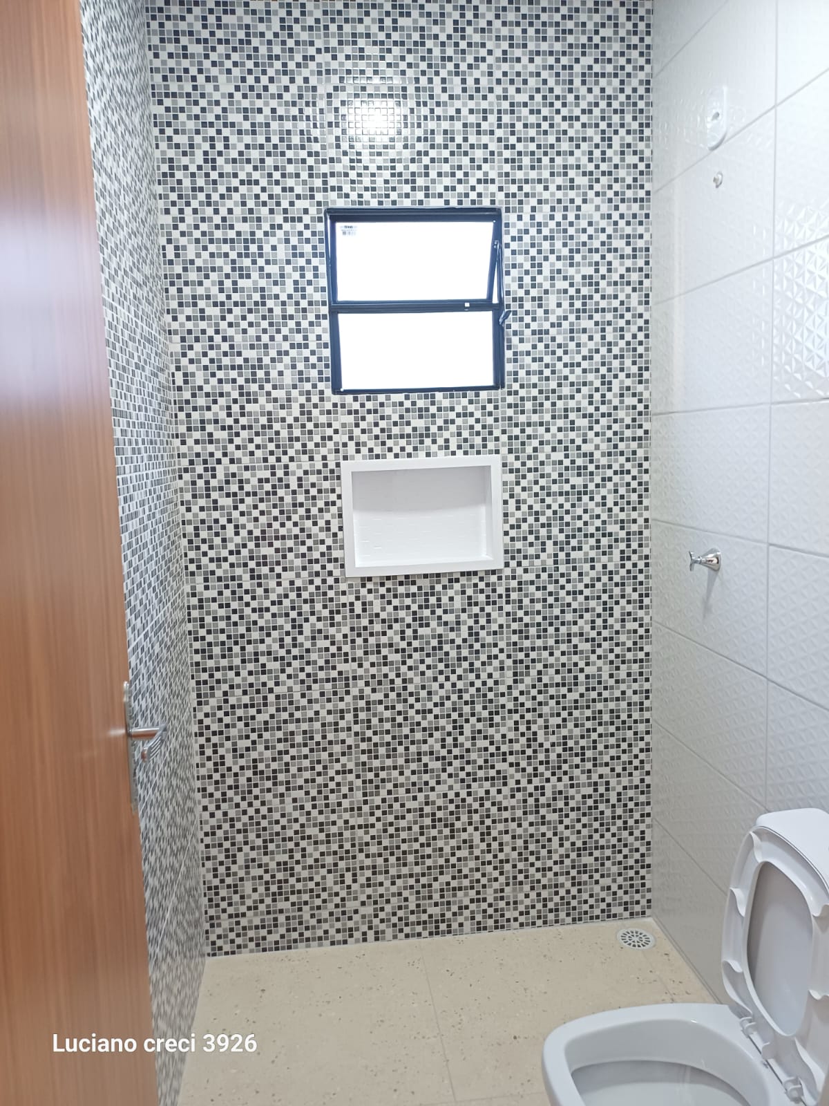 VENDO ENCANTADORA CASA NOVA NA SANTA LÚCIA.