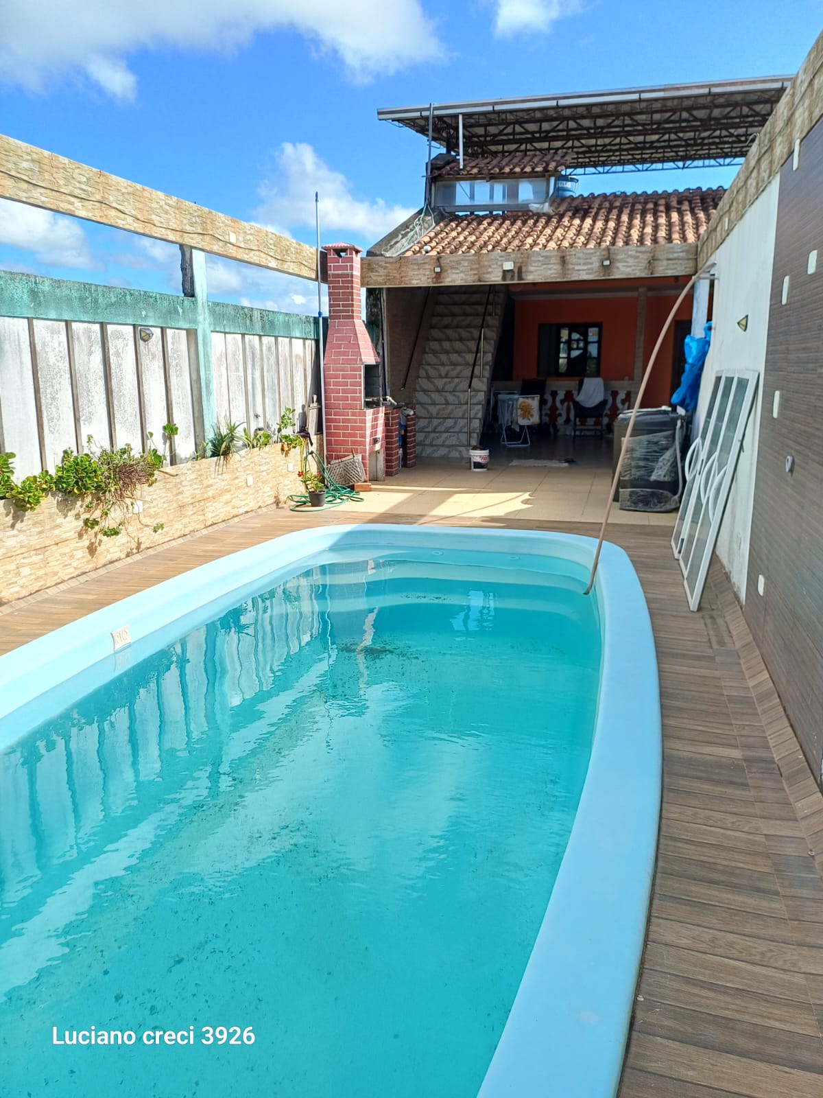 *VENDO IMOVEL NA SANTA LÚCIA, CASA COM PISCINA NO 1⁰ ANDAR. SAO 5 CASAS E UM TERCEIRO PISO 10X30.*